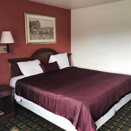 Travel Inn Greensboro Bagian luar foto