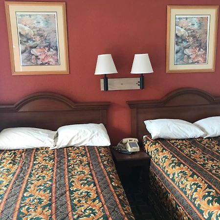 Travel Inn Greensboro Bagian luar foto