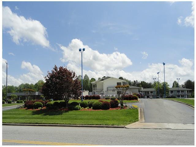 Travel Inn Greensboro Bagian luar foto
