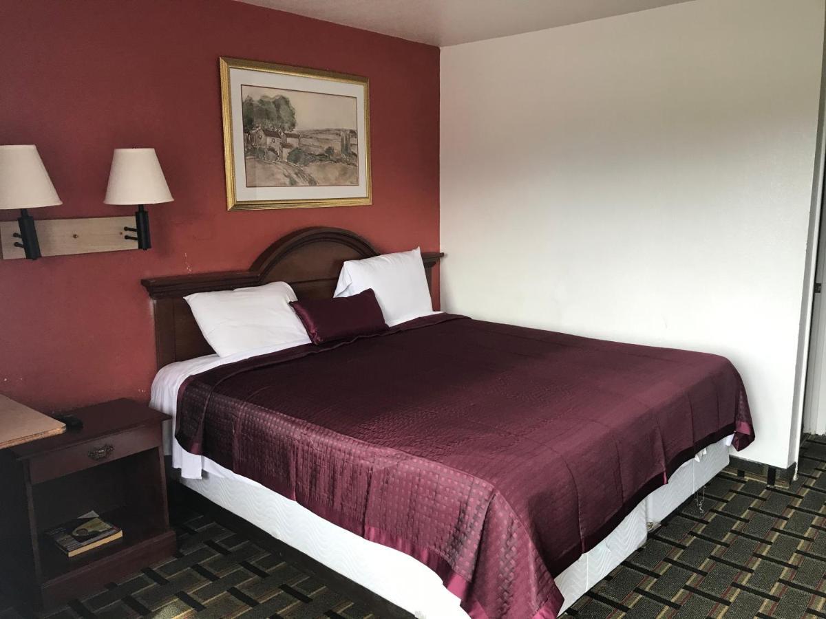 Travel Inn Greensboro Bagian luar foto