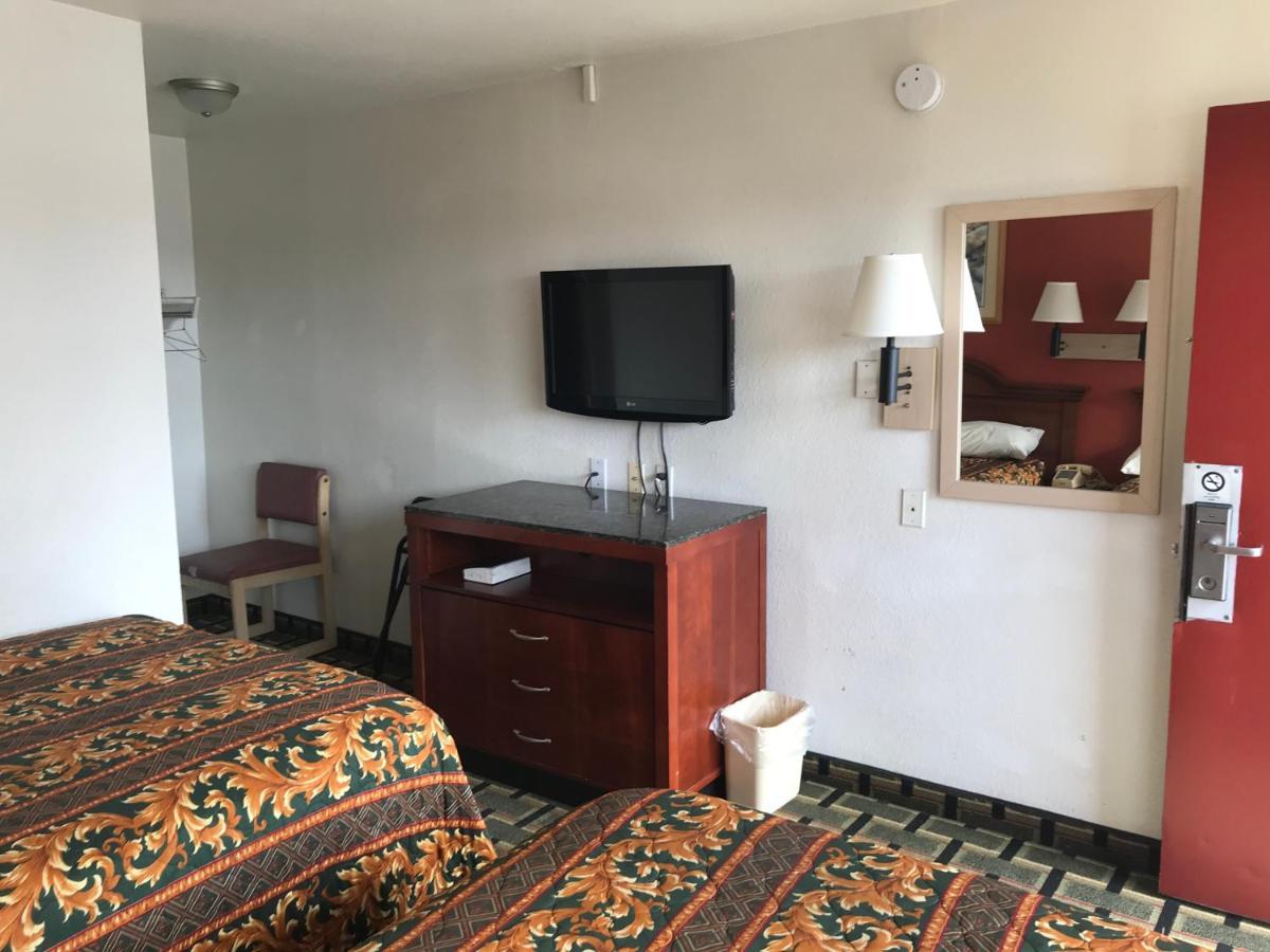 Travel Inn Greensboro Bagian luar foto