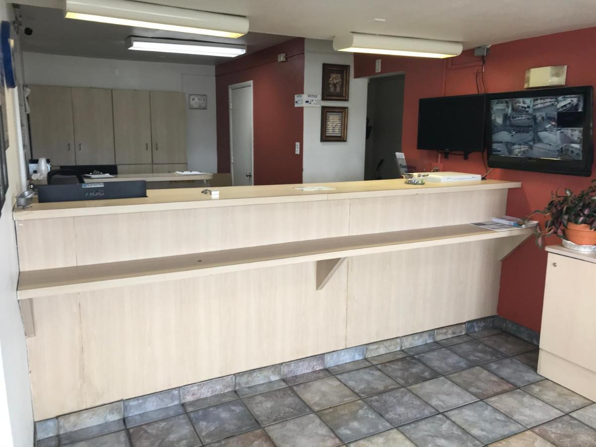 Travel Inn Greensboro Bagian luar foto