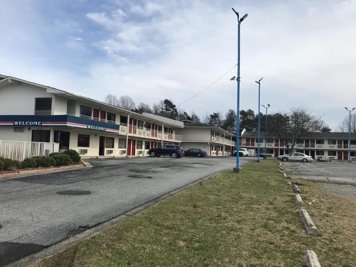 Travel Inn Greensboro Bagian luar foto
